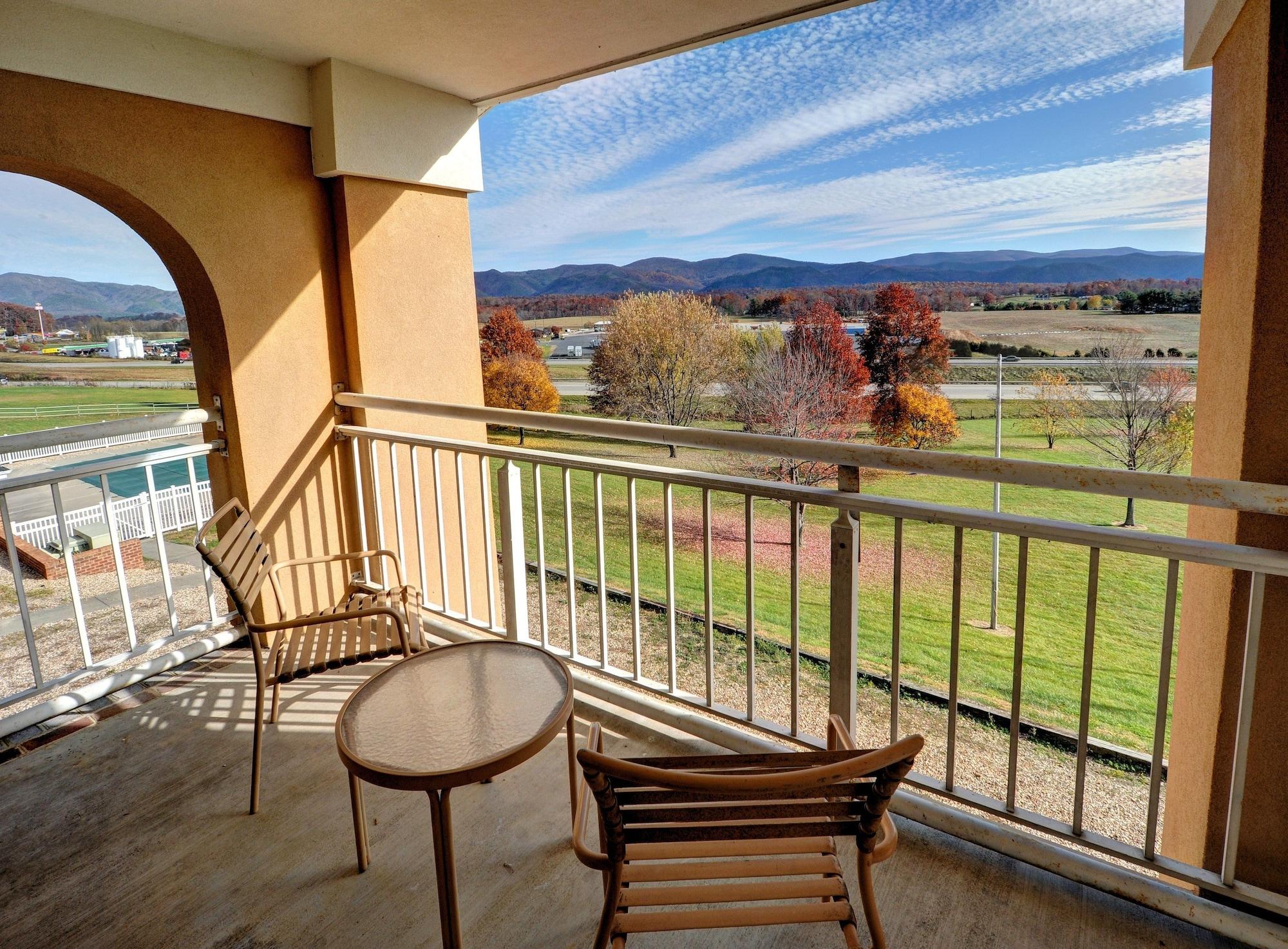 Comfort Inn & Suites Raphine - Lexington Near I-81 And I-64 Eksteriør bilde
