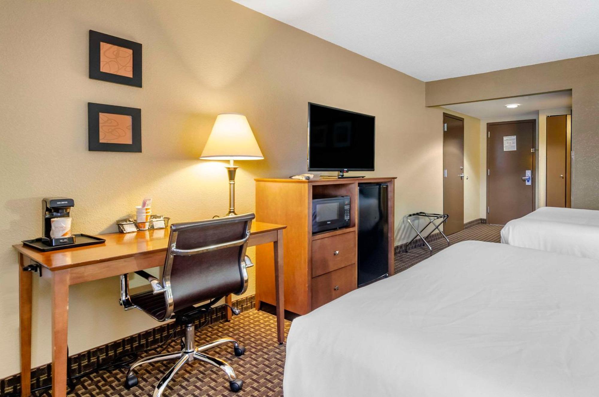 Comfort Inn & Suites Raphine - Lexington Near I-81 And I-64 Eksteriør bilde
