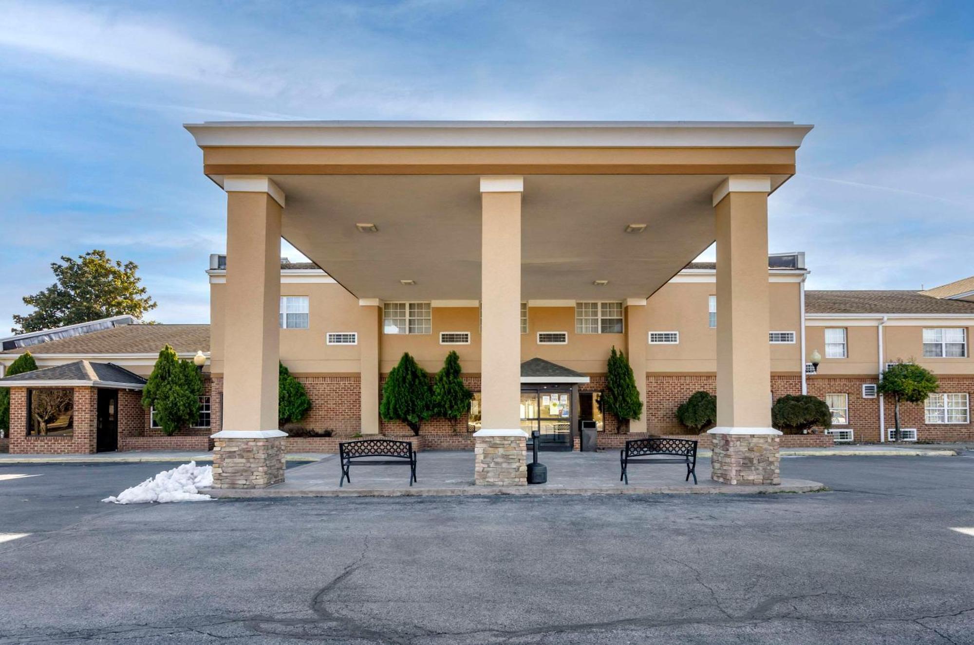 Comfort Inn & Suites Raphine - Lexington Near I-81 And I-64 Eksteriør bilde